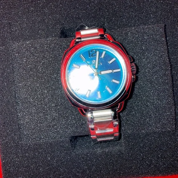BRAND NEW!! Invicta Turquoise Dial with Silver Bracelet Watch - Picture 3 of 12